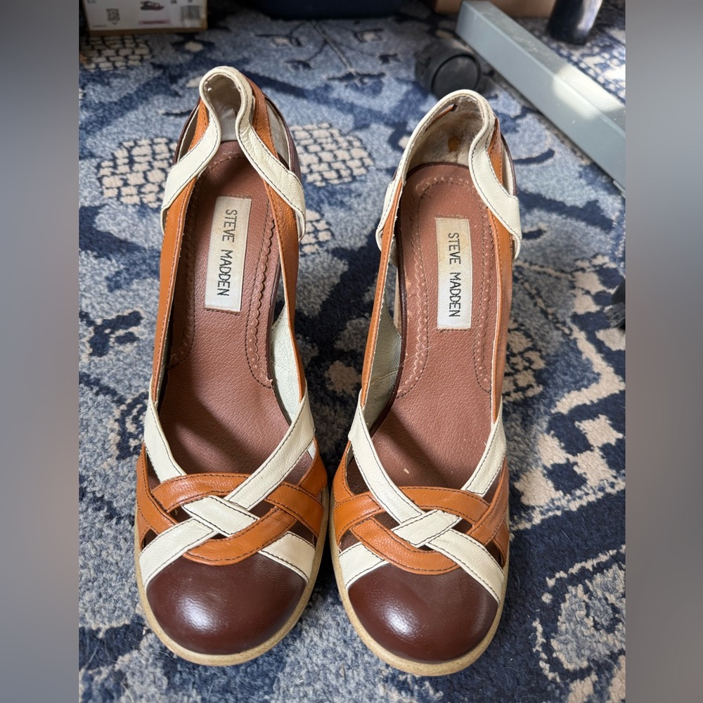 Steve Madden Tan and Cream Vintage/Retro Block Heels- Sz. 7.5